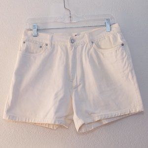 Tommy Hilfiger shorts, gently used, size 10, excellent condition.